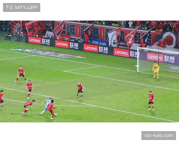 【2026年4月中超联赛·非赛事·产业体育科技公司推出AI定位球战术模拟软件，多家中超俱乐部已采购试用